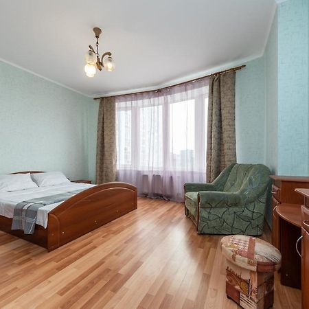 Комфортная Квартира На Метро Осокорки Kyjev Exteriér fotografie